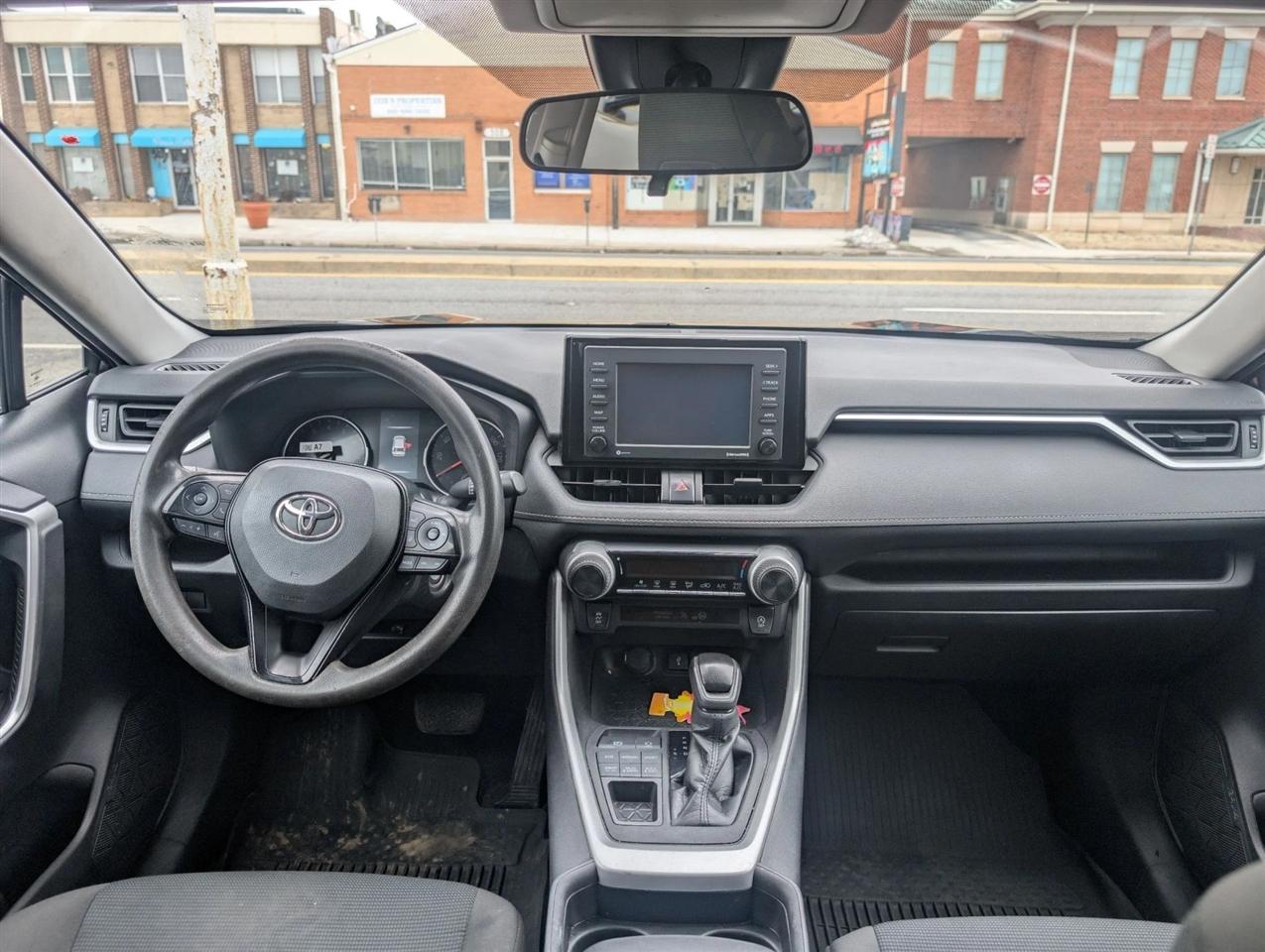 Toyota RAV4 LE AWD 2021