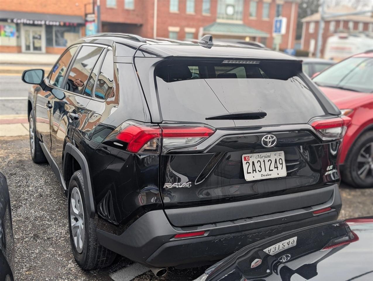 Toyota RAV4 LE AWD 2021