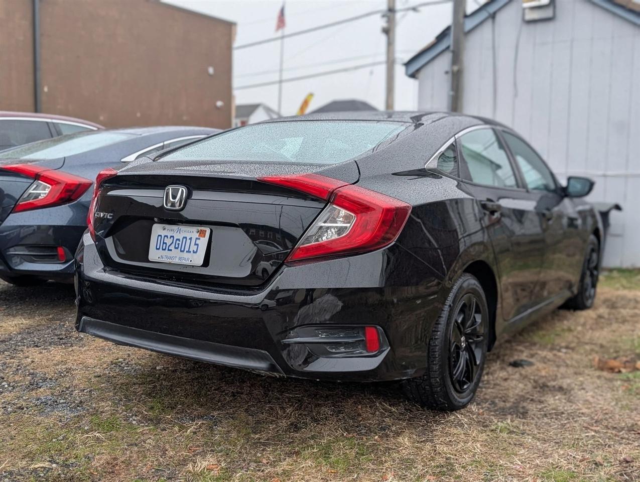 Honda Civic LX Sedan CVT 2017