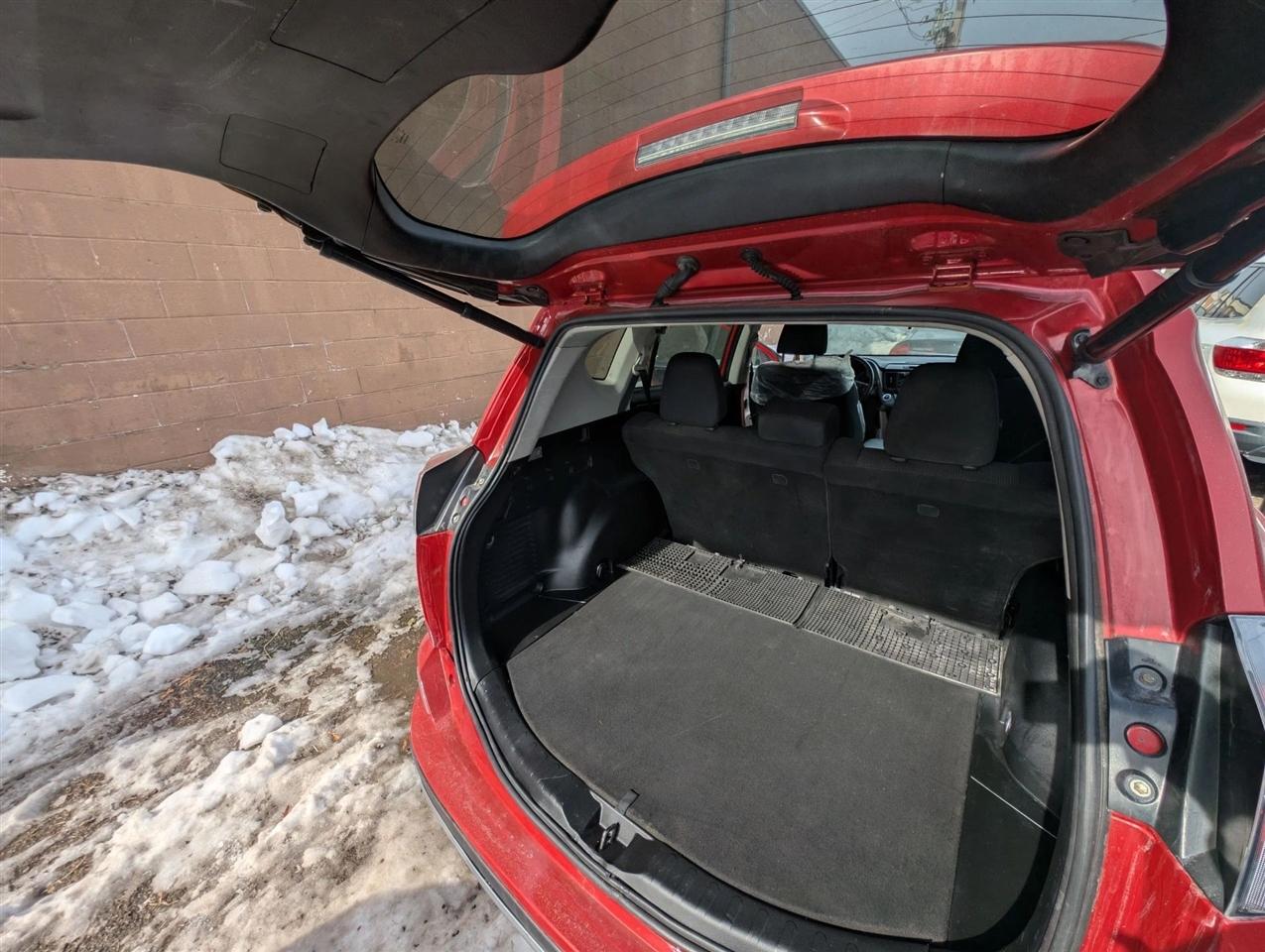 Toyota RAV4 XLE AWD 2017