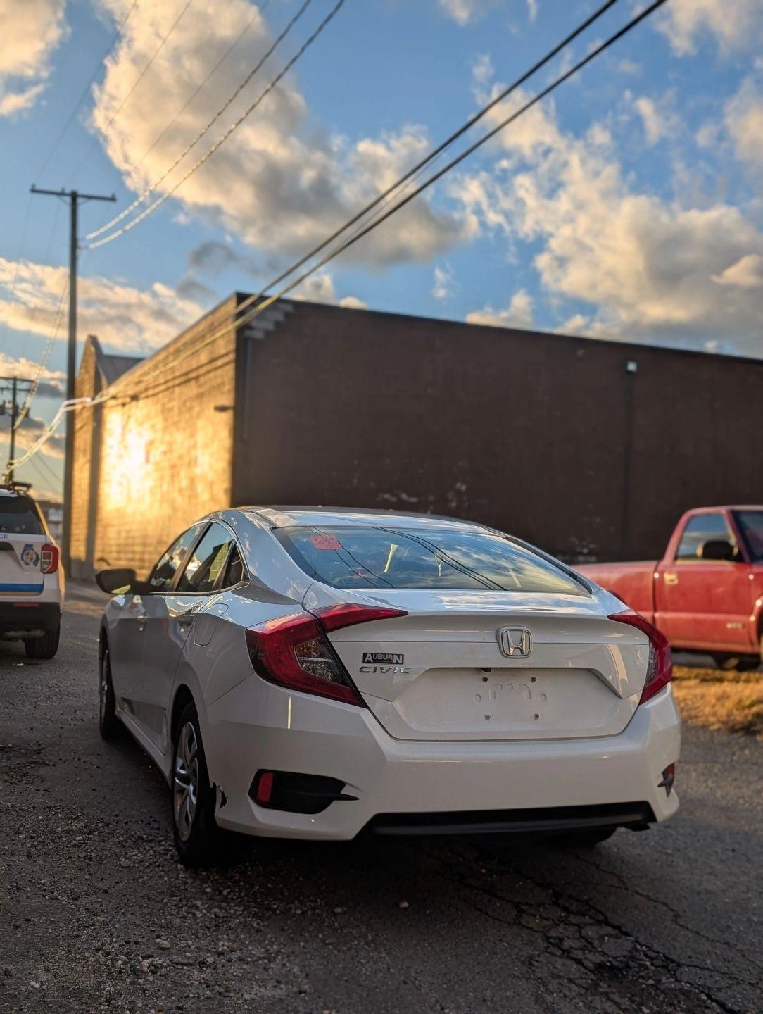 Honda Civic LX Sedan CVT 2016