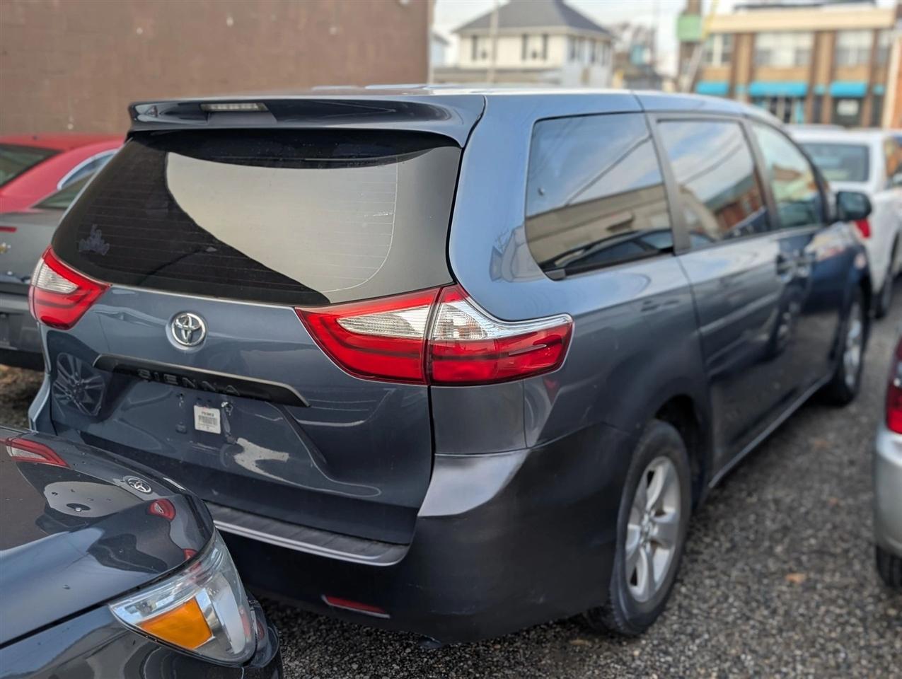 Toyota Sienna L FWD 7-Passenger V6 2015