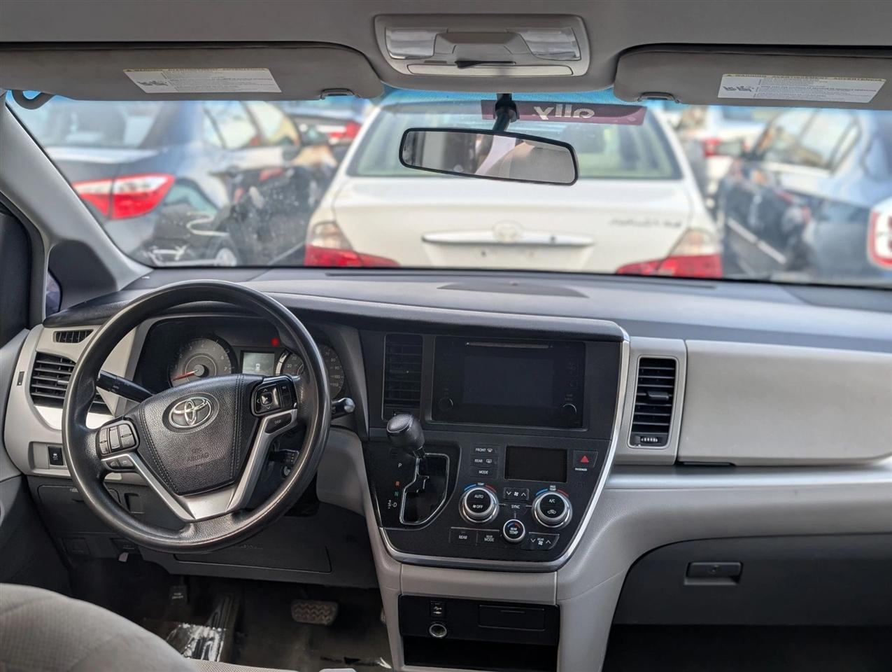 Toyota Sienna L FWD 7-Passenger V6 2015