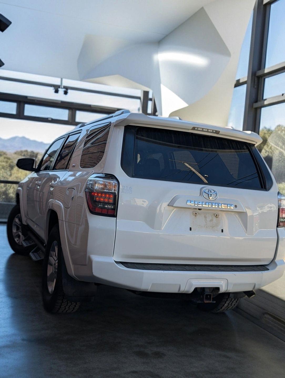 Toyota 4Runner SR5 2WD 2017