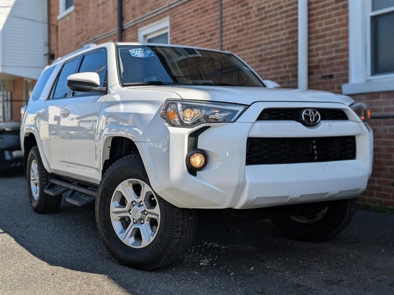 Toyota 4Runner SR5 2WD 2017