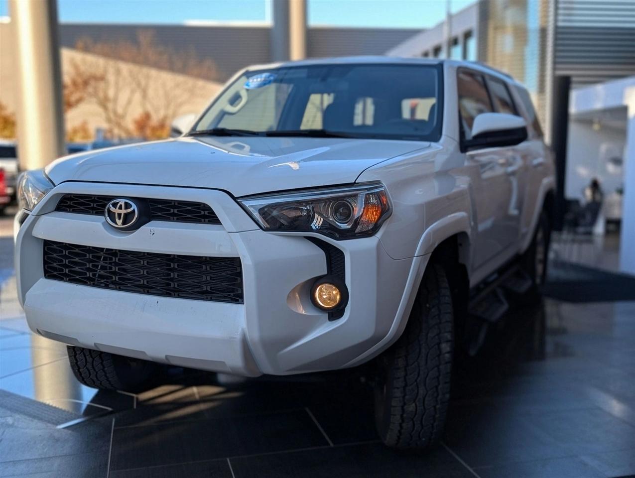 Toyota 4Runner SR5 2WD 2017