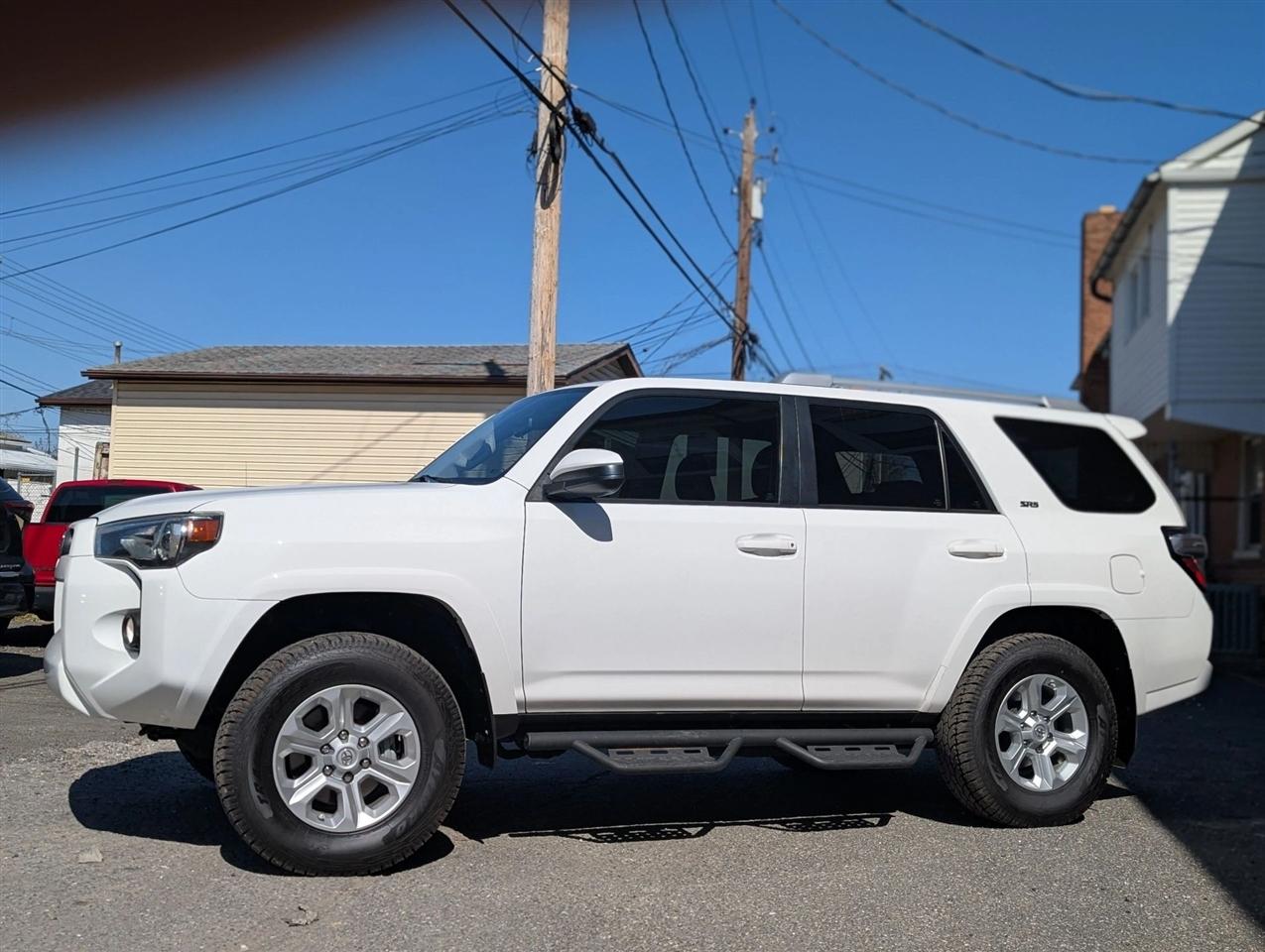 Toyota 4Runner SR5 2WD 2017