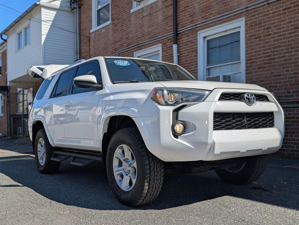 Toyota 4Runner SR5 2WD 2017