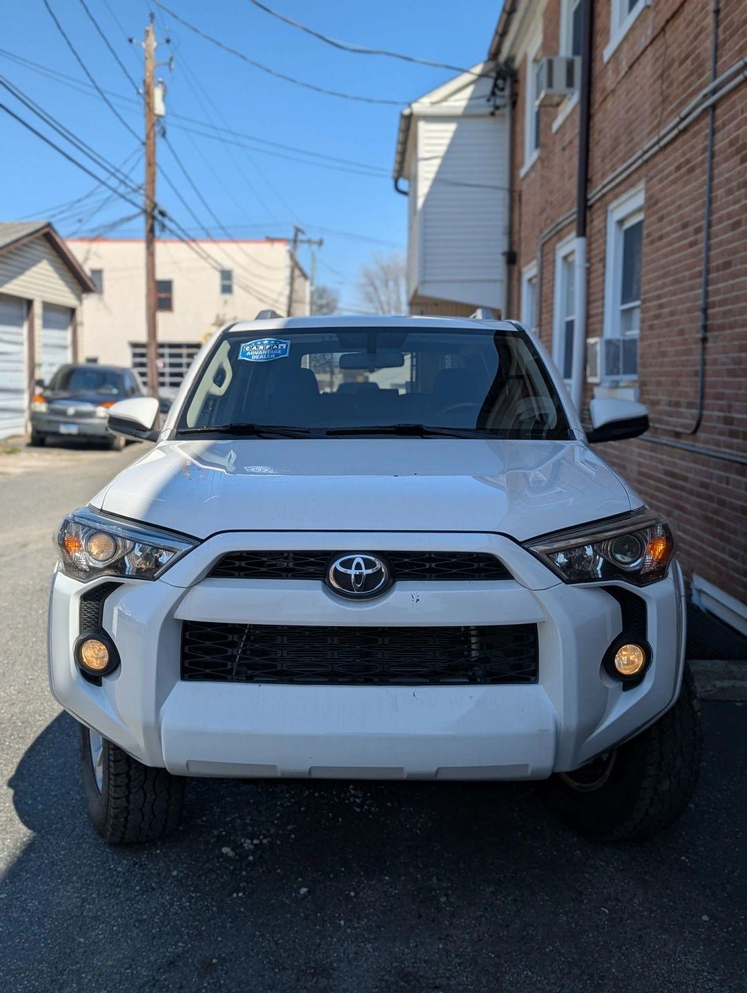 Toyota 4Runner SR5 2WD 2017