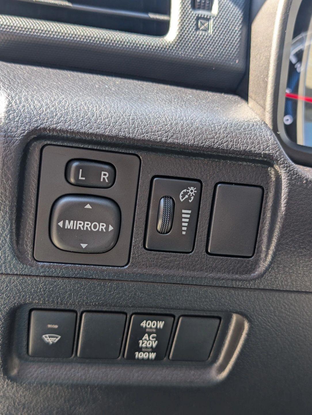 Toyota 4Runner SR5 2WD 2017