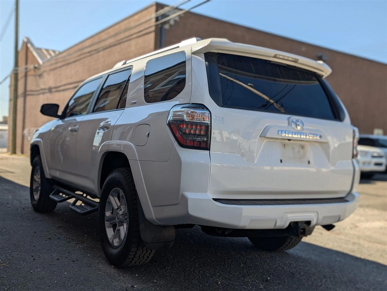 Toyota 4Runner SR5 2WD 2017