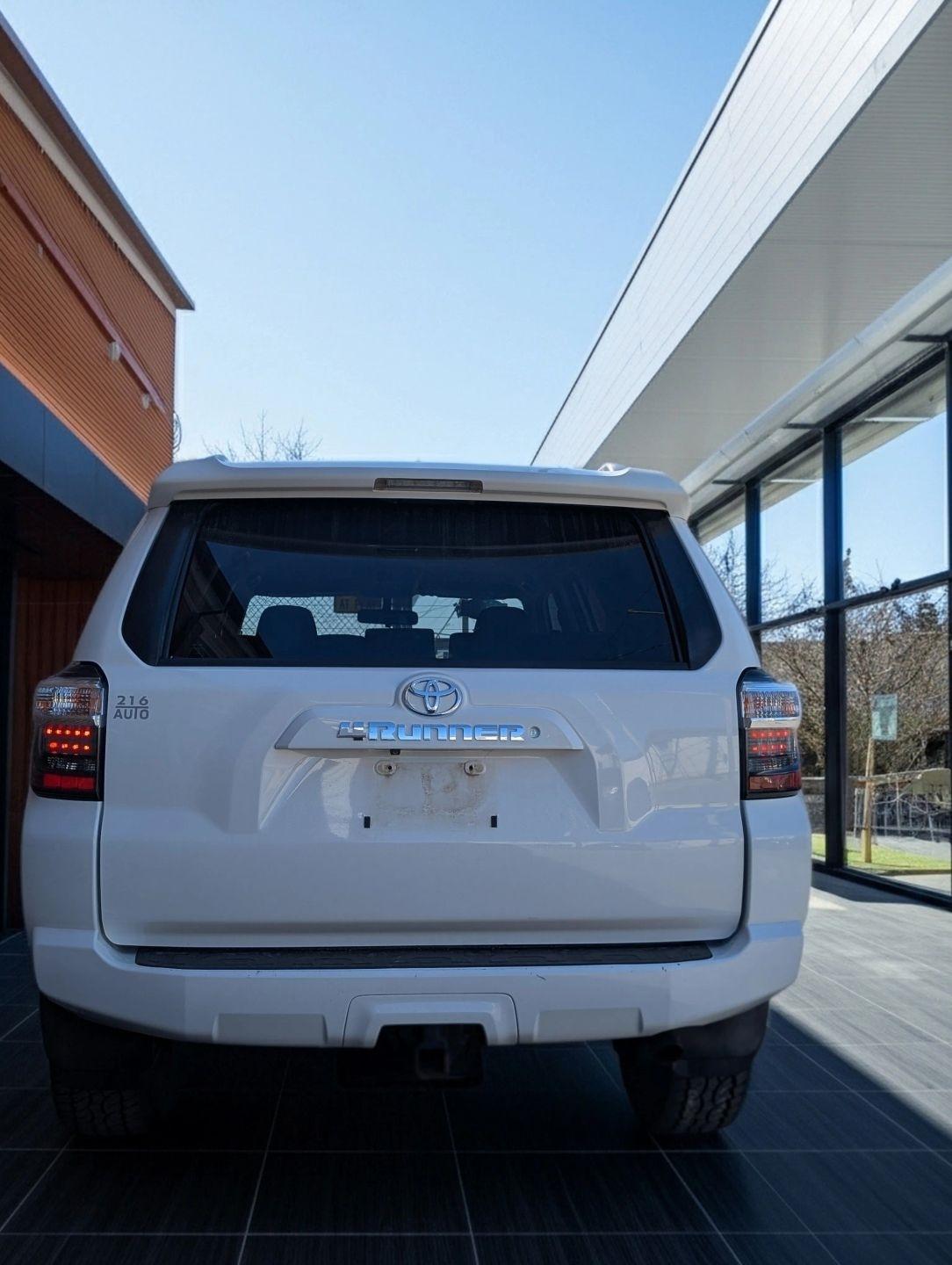 Toyota 4Runner SR5 2WD 2017