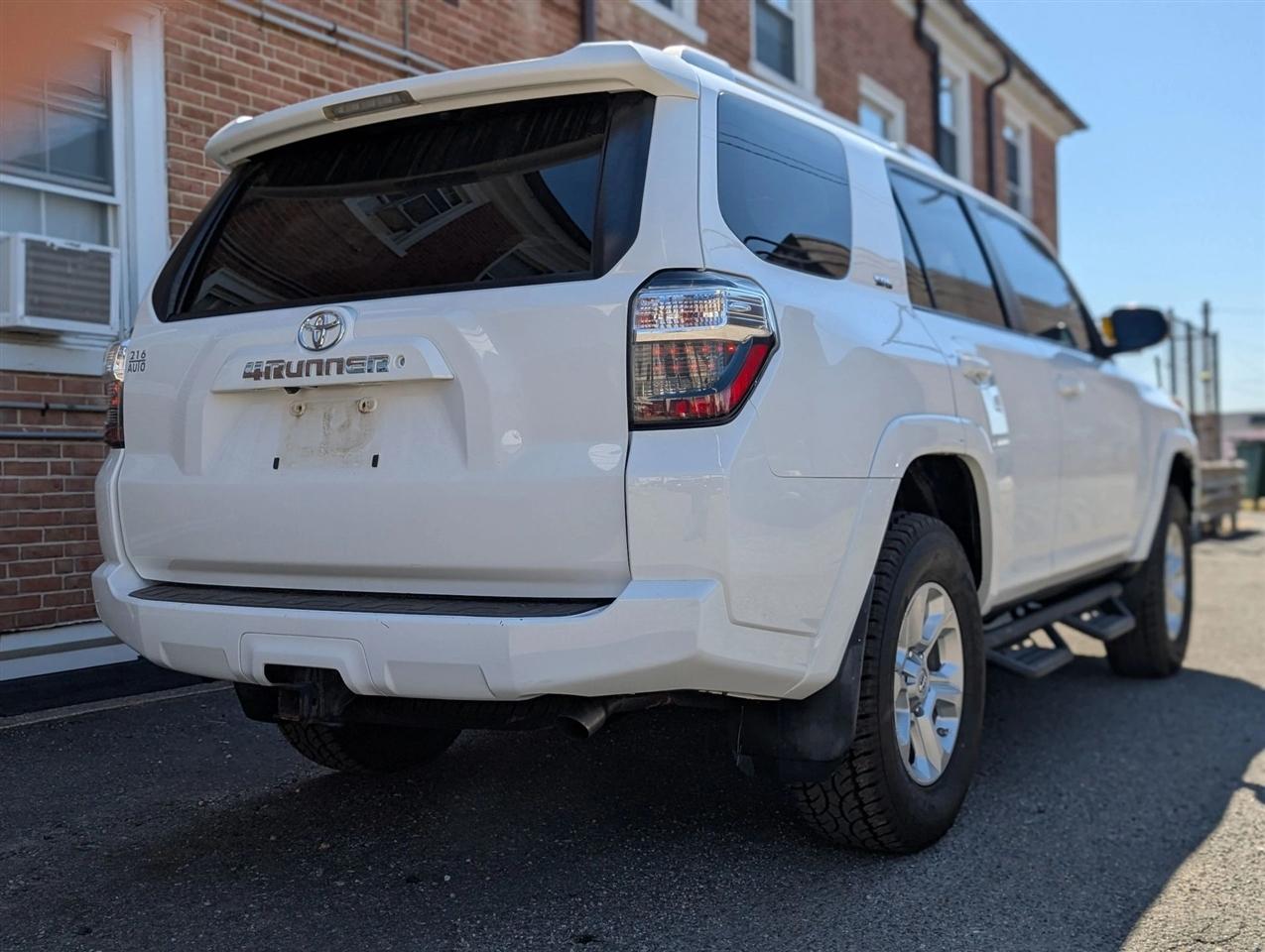Toyota 4Runner SR5 2WD 2017