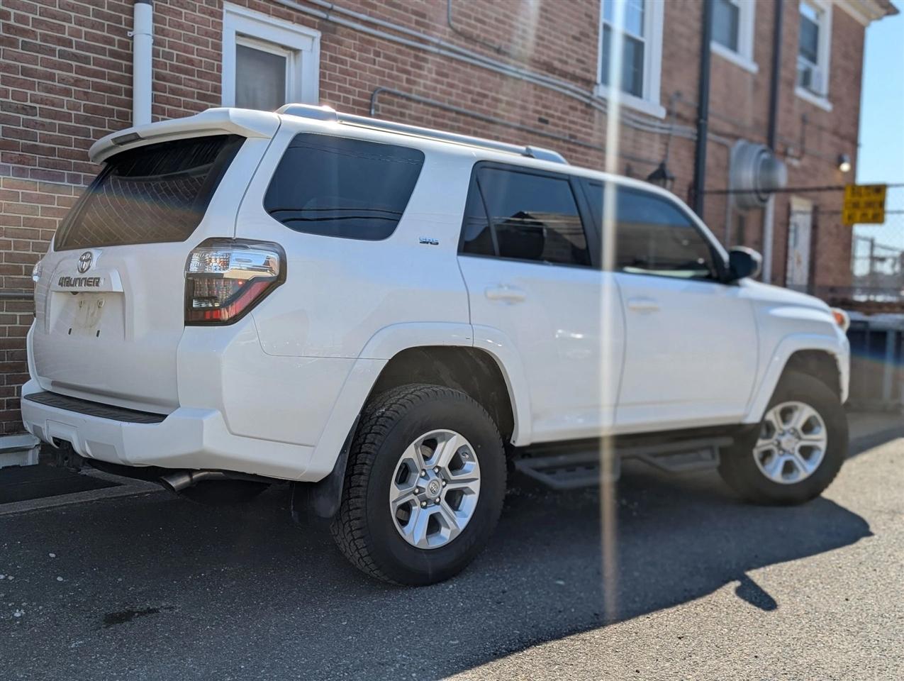 Toyota 4Runner SR5 2WD 2017