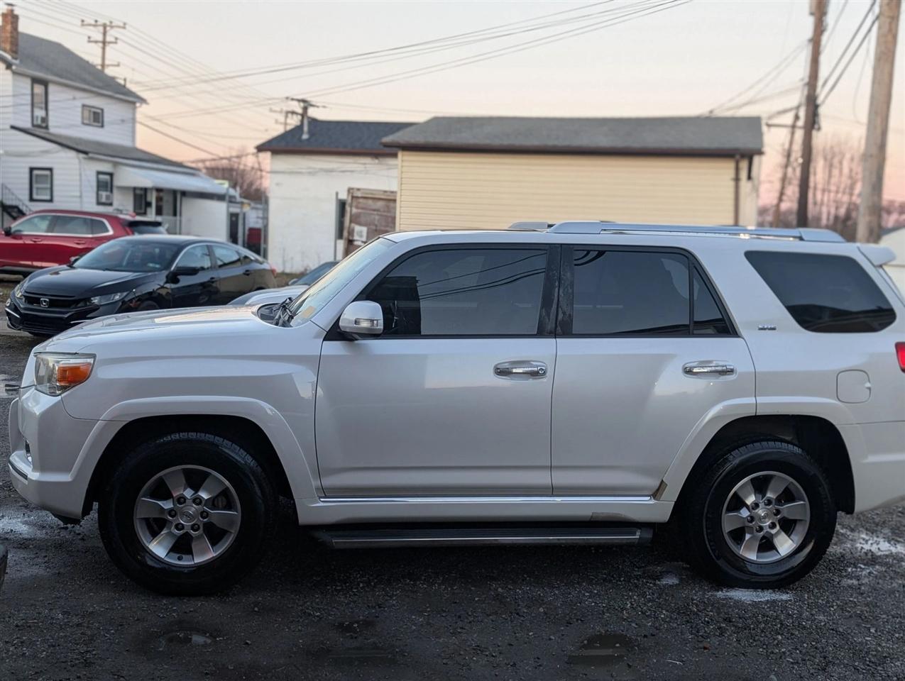 Toyota 4Runner SR5 2WD 2011