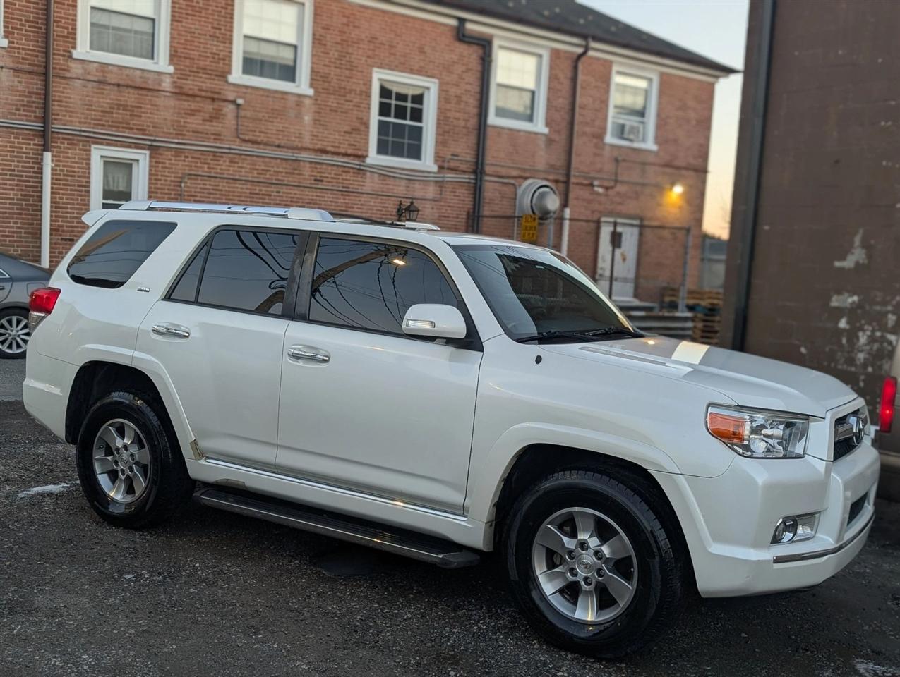 Toyota 4Runner SR5 2WD 2011