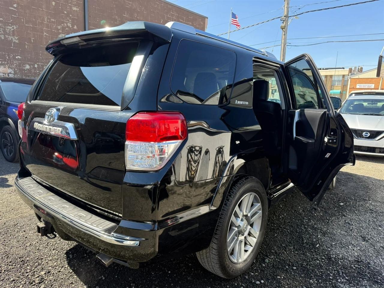 Toyota 4Runner Limited 4WD V6 2011