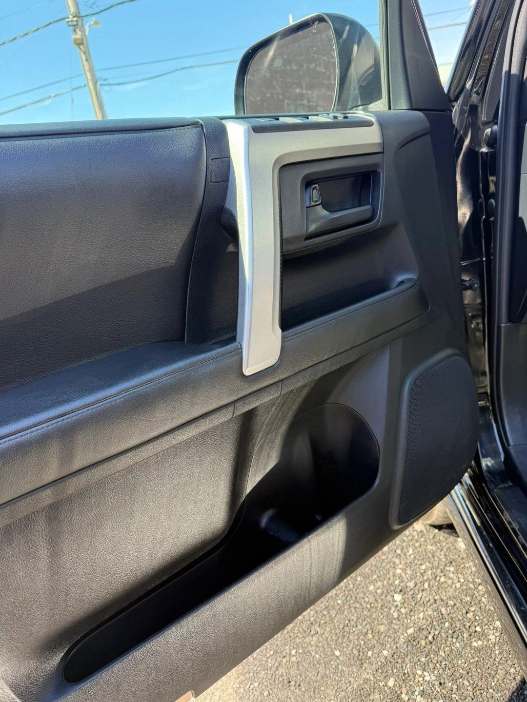 Toyota 4Runner Limited 4WD V6 2011