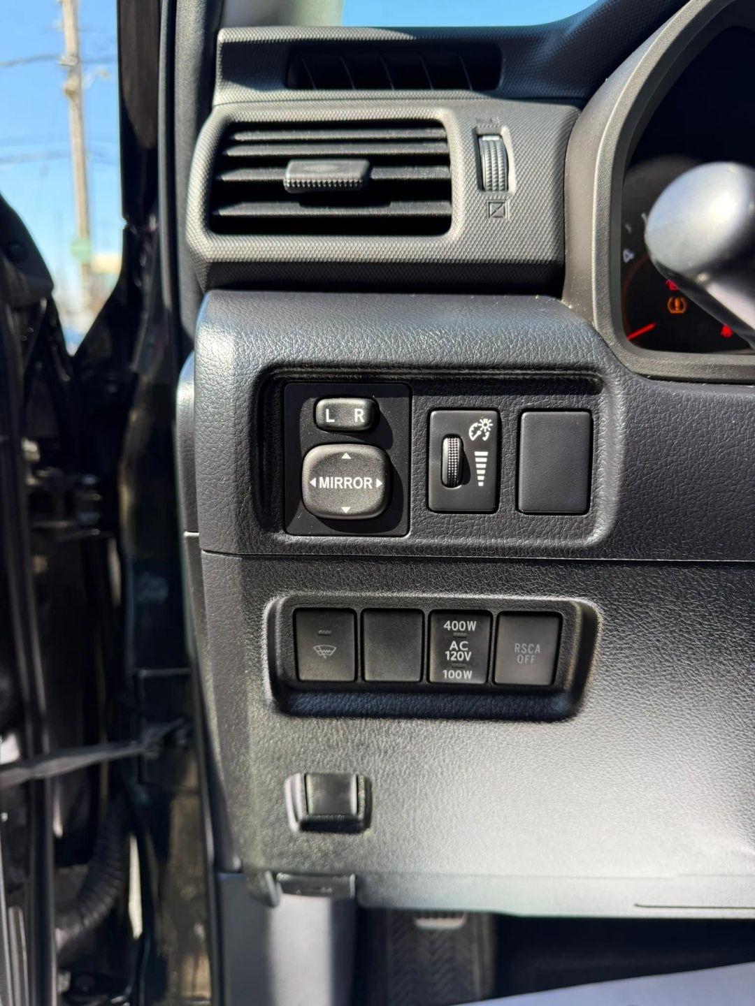 Toyota 4Runner Limited 4WD V6 2011