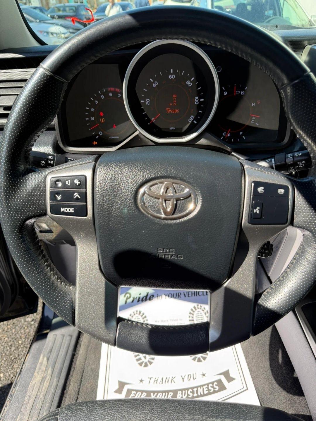 Toyota 4Runner Limited 4WD V6 2011
