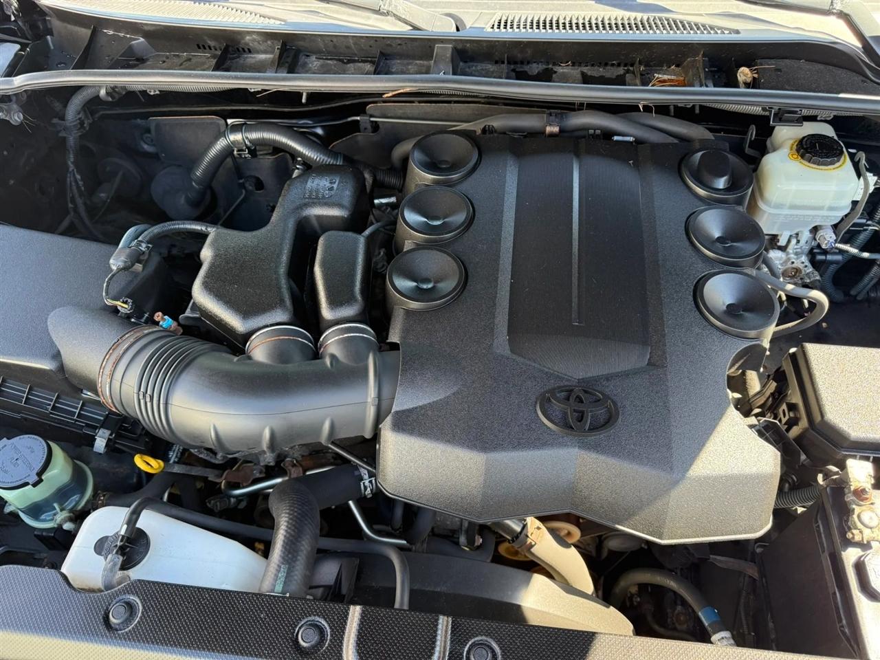 Toyota 4Runner Limited 4WD V6 2011