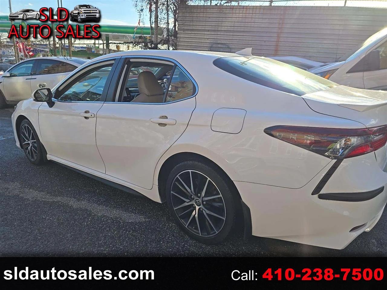 Toyota Camry Hybrid SE 2022