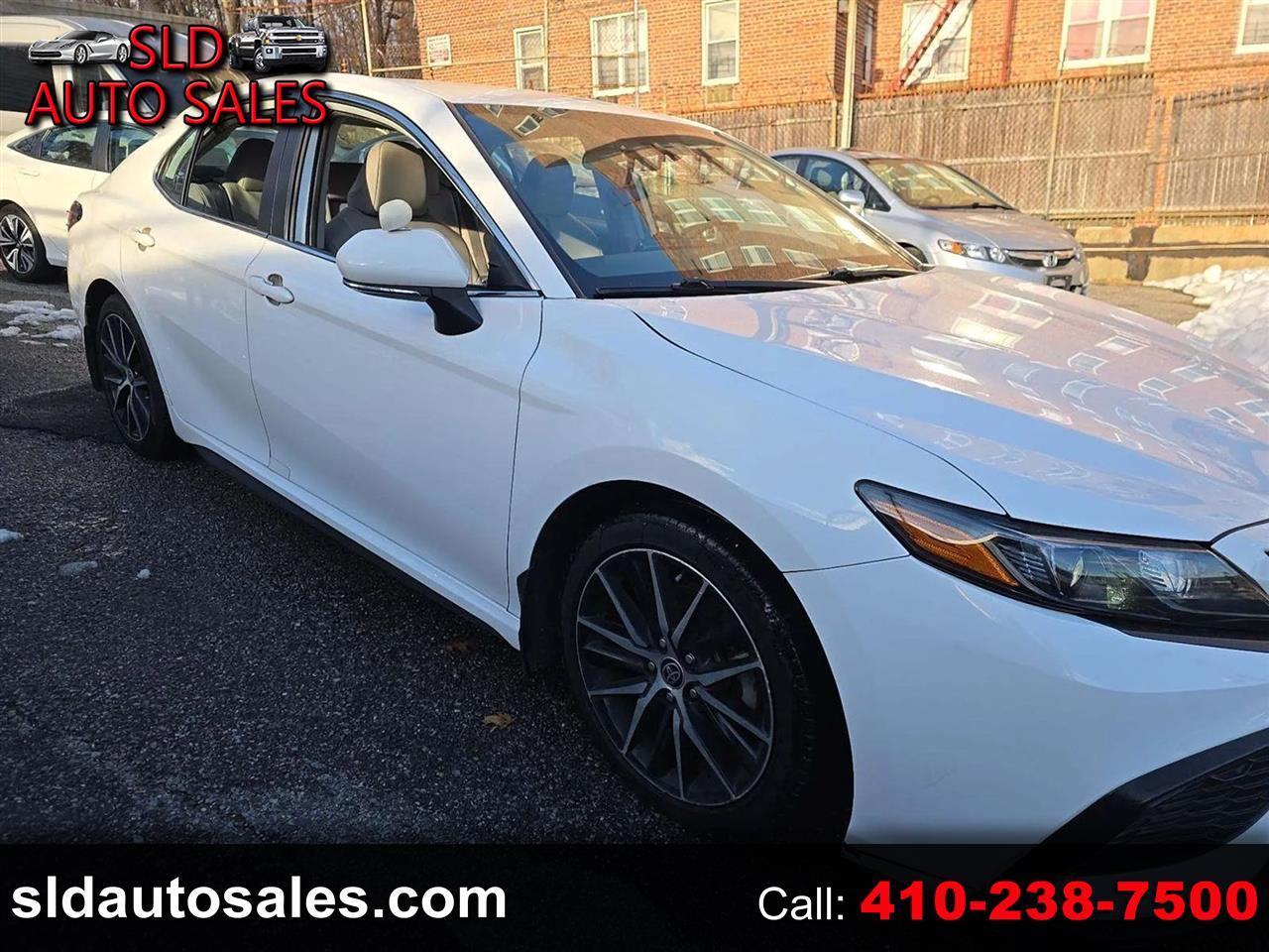 2022 Toyota Camry Hybrid SE
