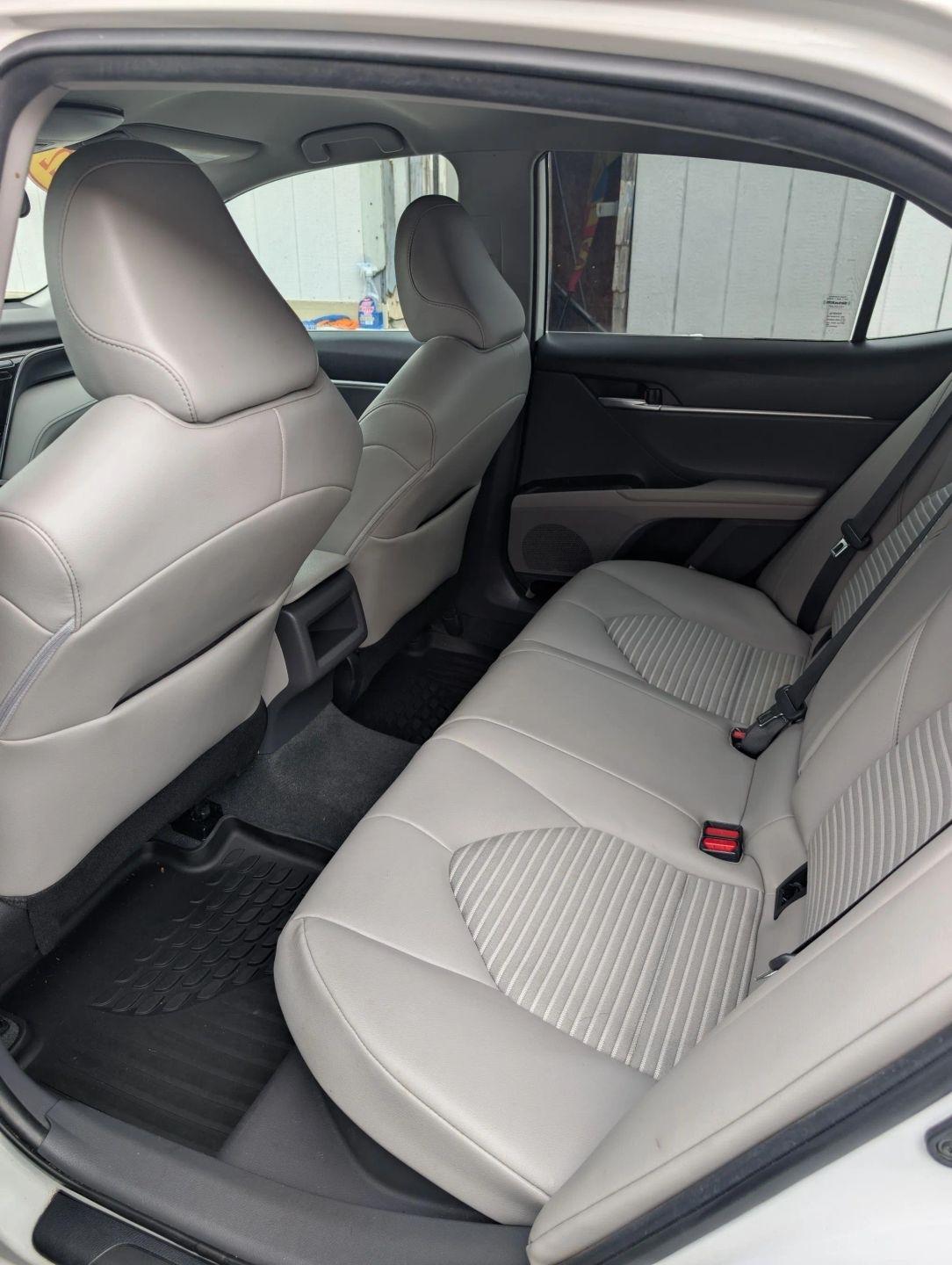 Toyota Camry Hybrid SE 2022