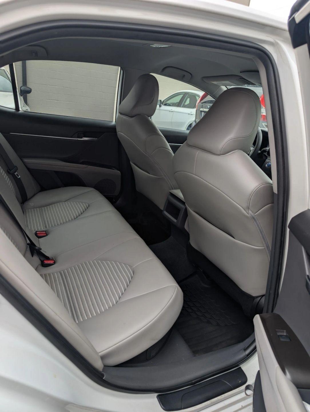 Toyota Camry Hybrid SE 2022