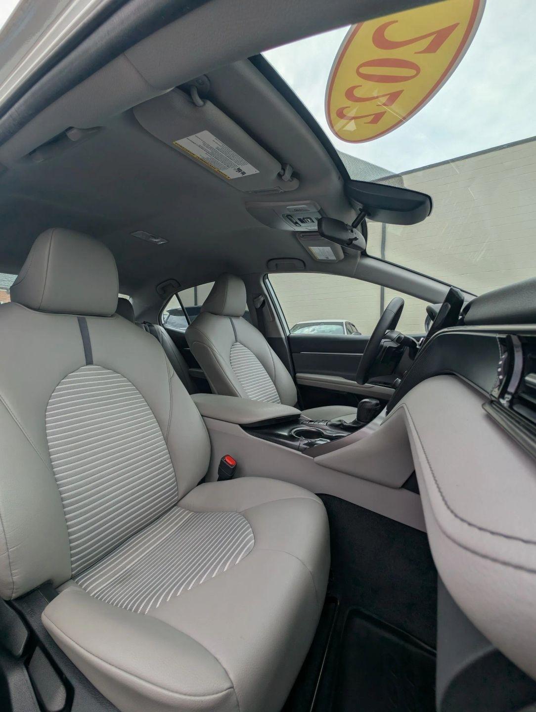Toyota Camry Hybrid SE 2022