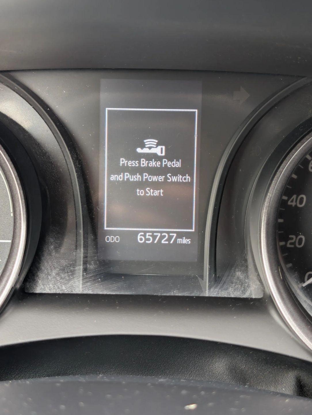 Toyota Camry Hybrid SE 2022