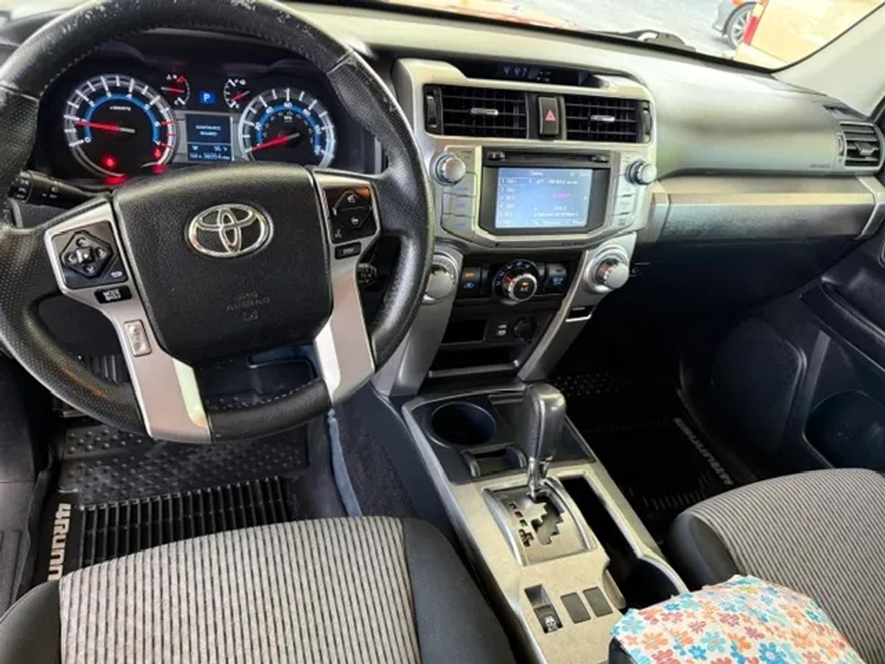Toyota 4Runner SR5 2WD 2017