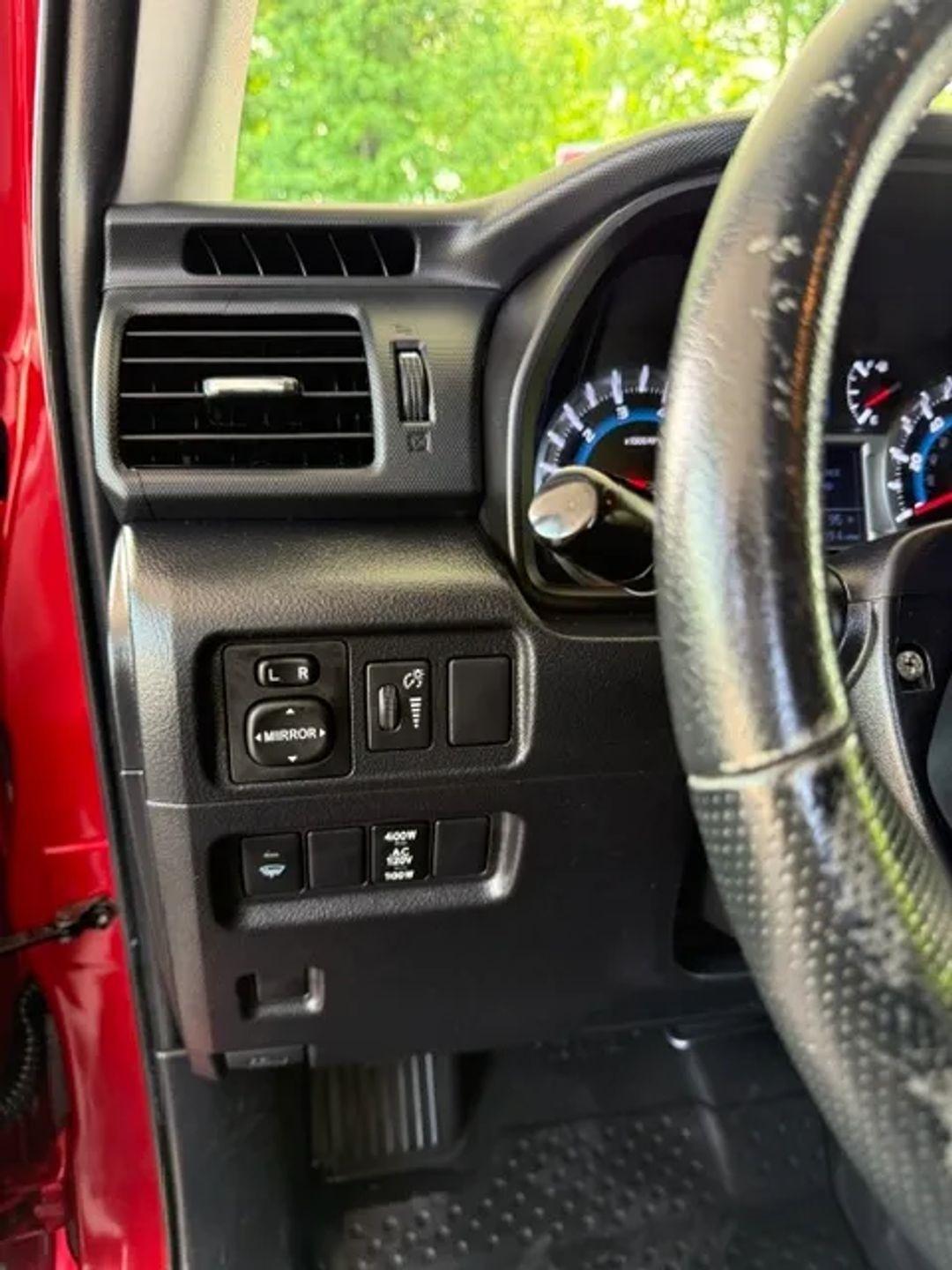 Toyota 4Runner SR5 2WD 2017