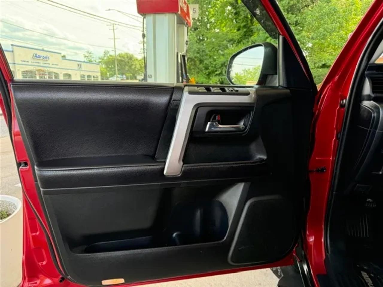 Toyota 4Runner SR5 2WD 2017