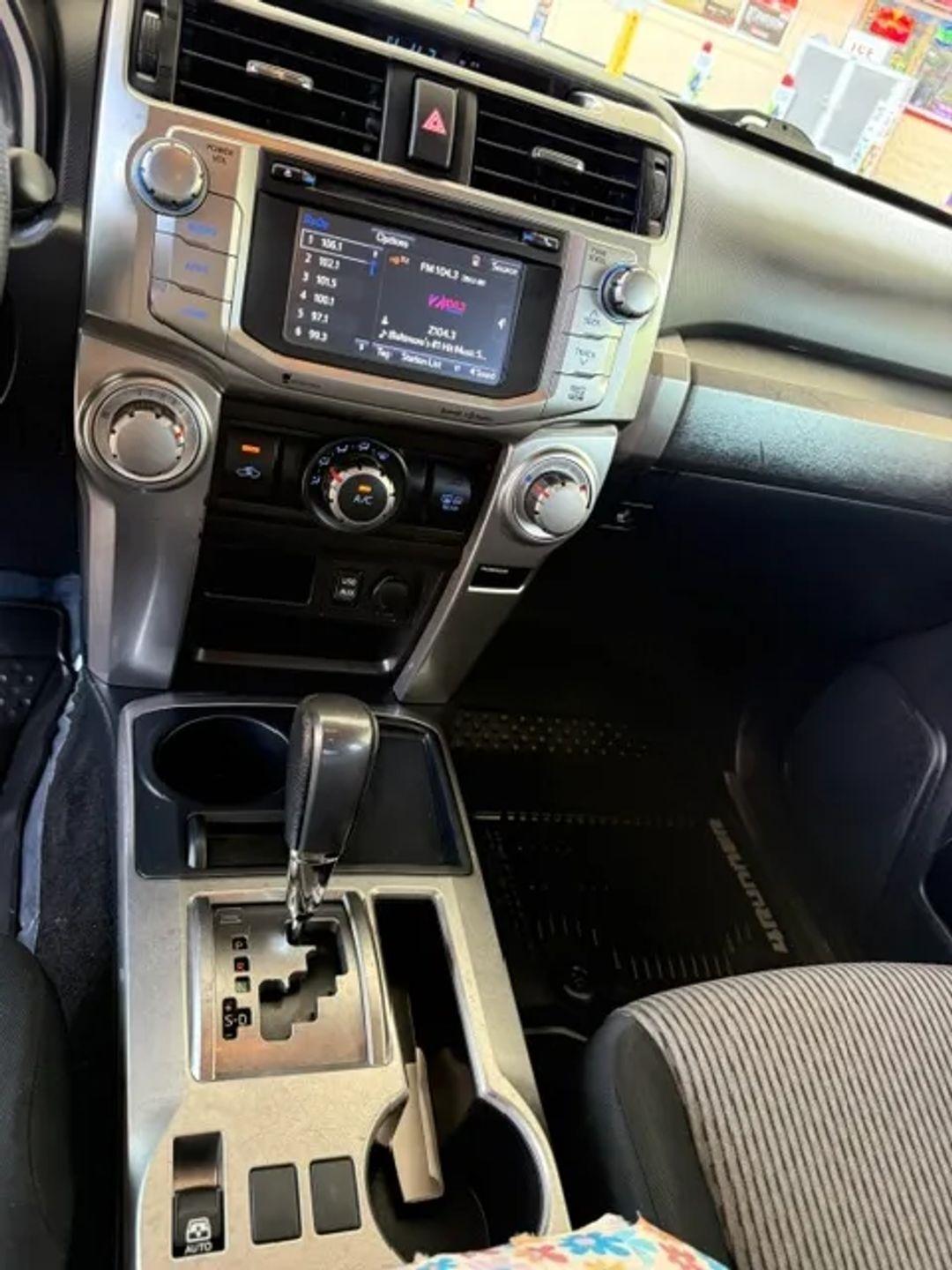 Toyota 4Runner SR5 2WD 2017