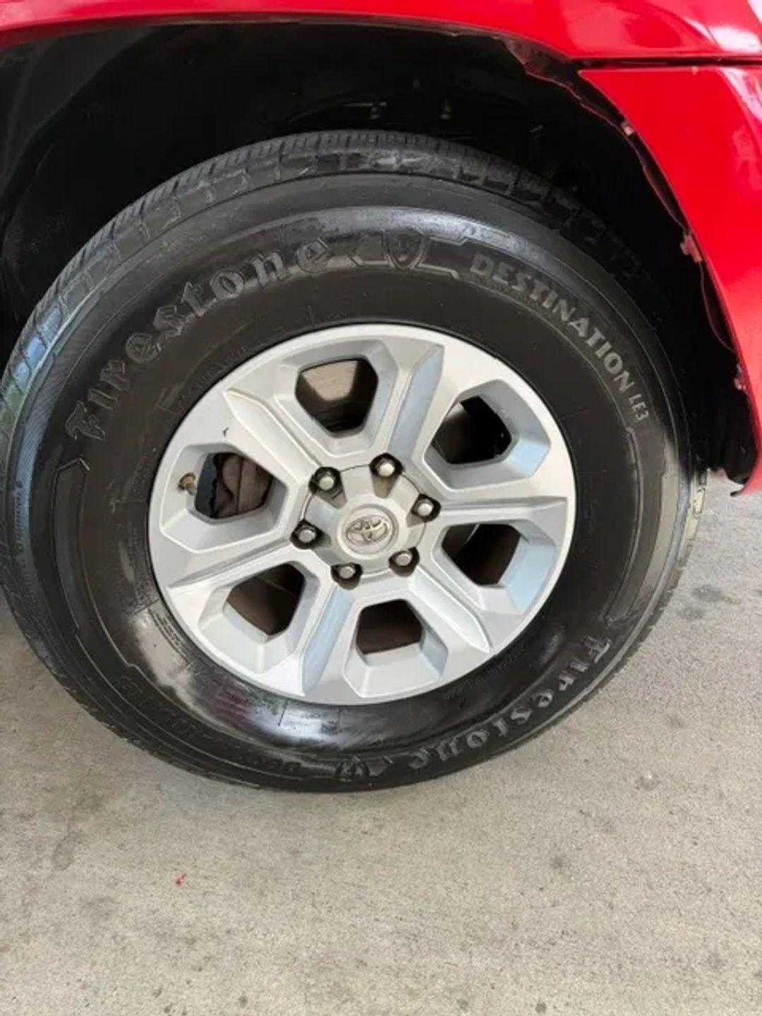 Toyota 4Runner SR5 2WD 2017