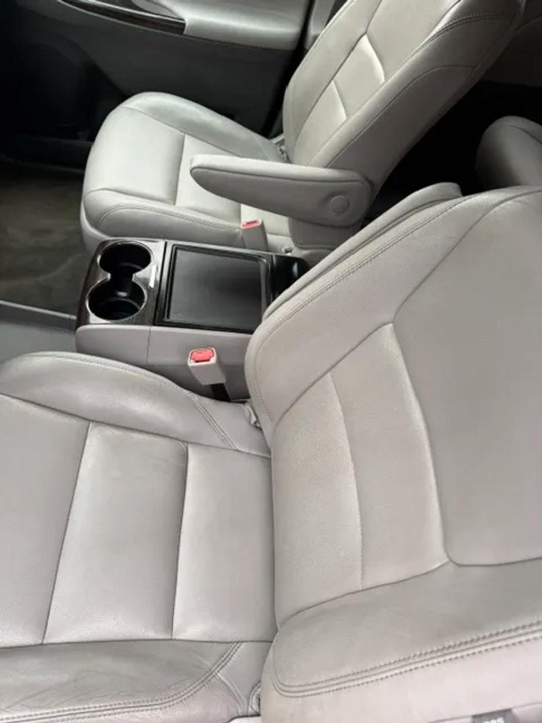 Toyota Sienna XLE Premium FWD 8-Passenger V6 2015