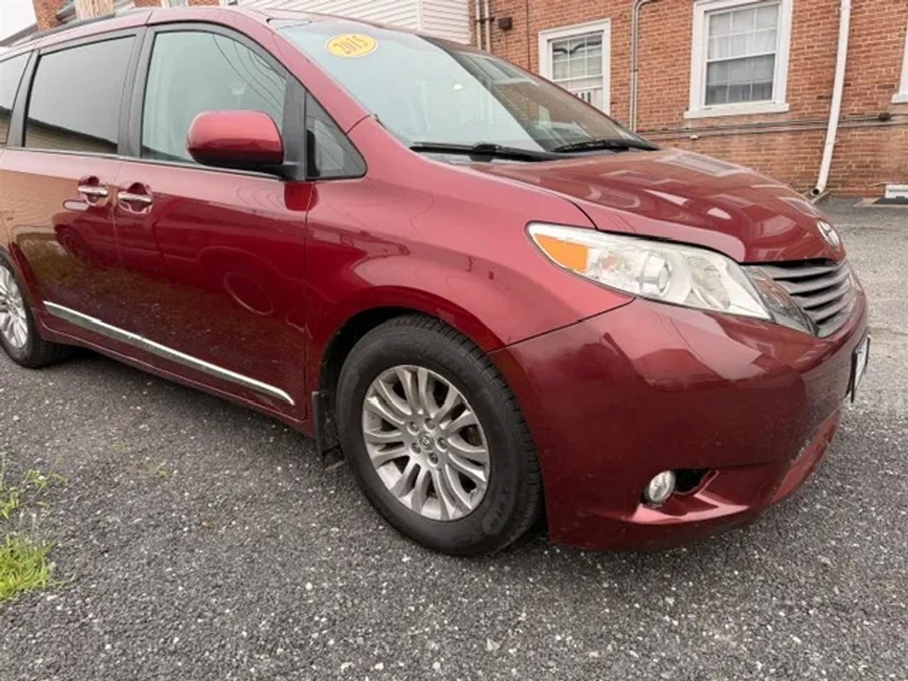 Toyota Sienna XLE Premium FWD 8-Passenger V6 2015