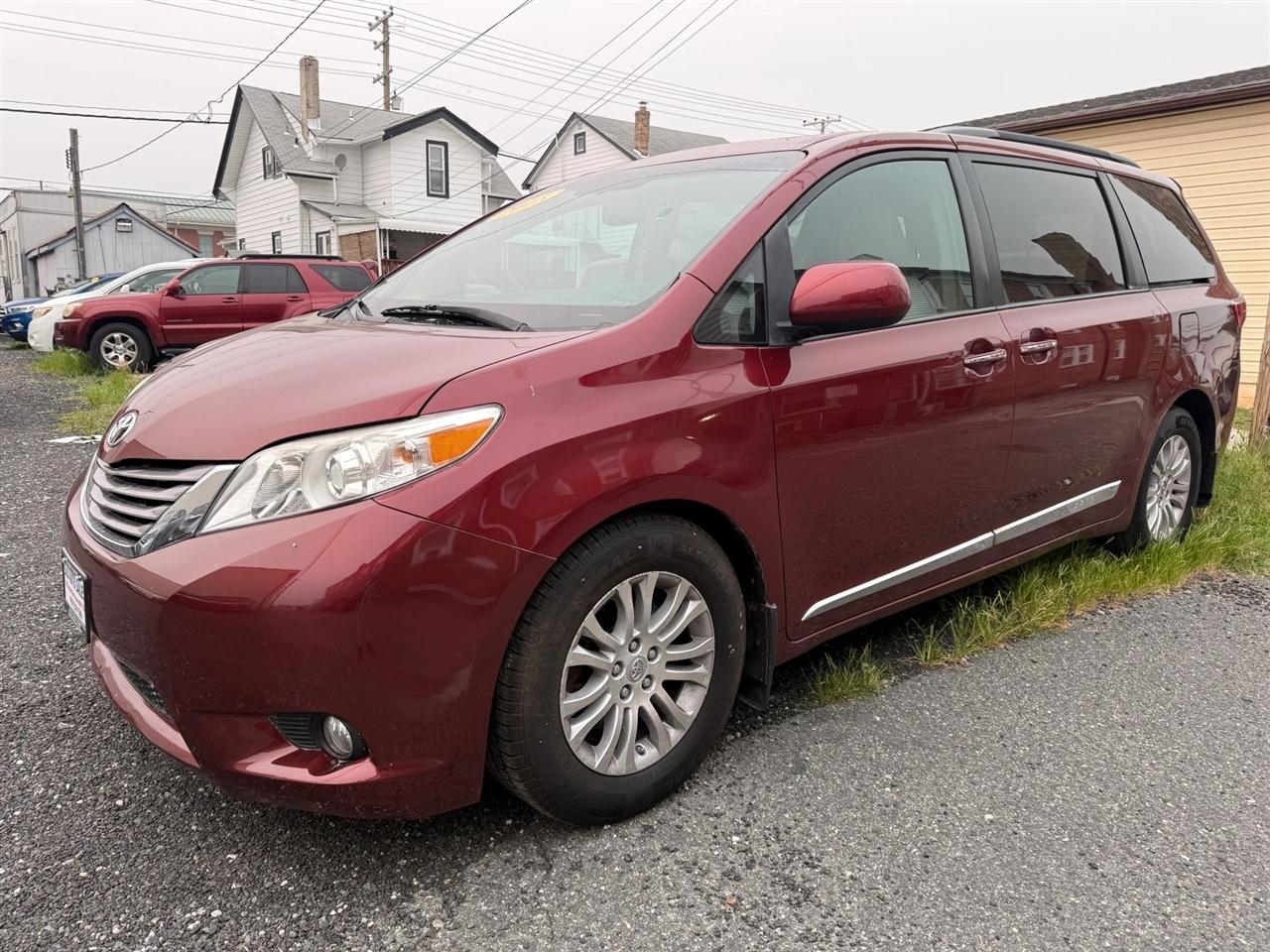 Toyota Sienna XLE Premium FWD 8-Passenger V6 2015
