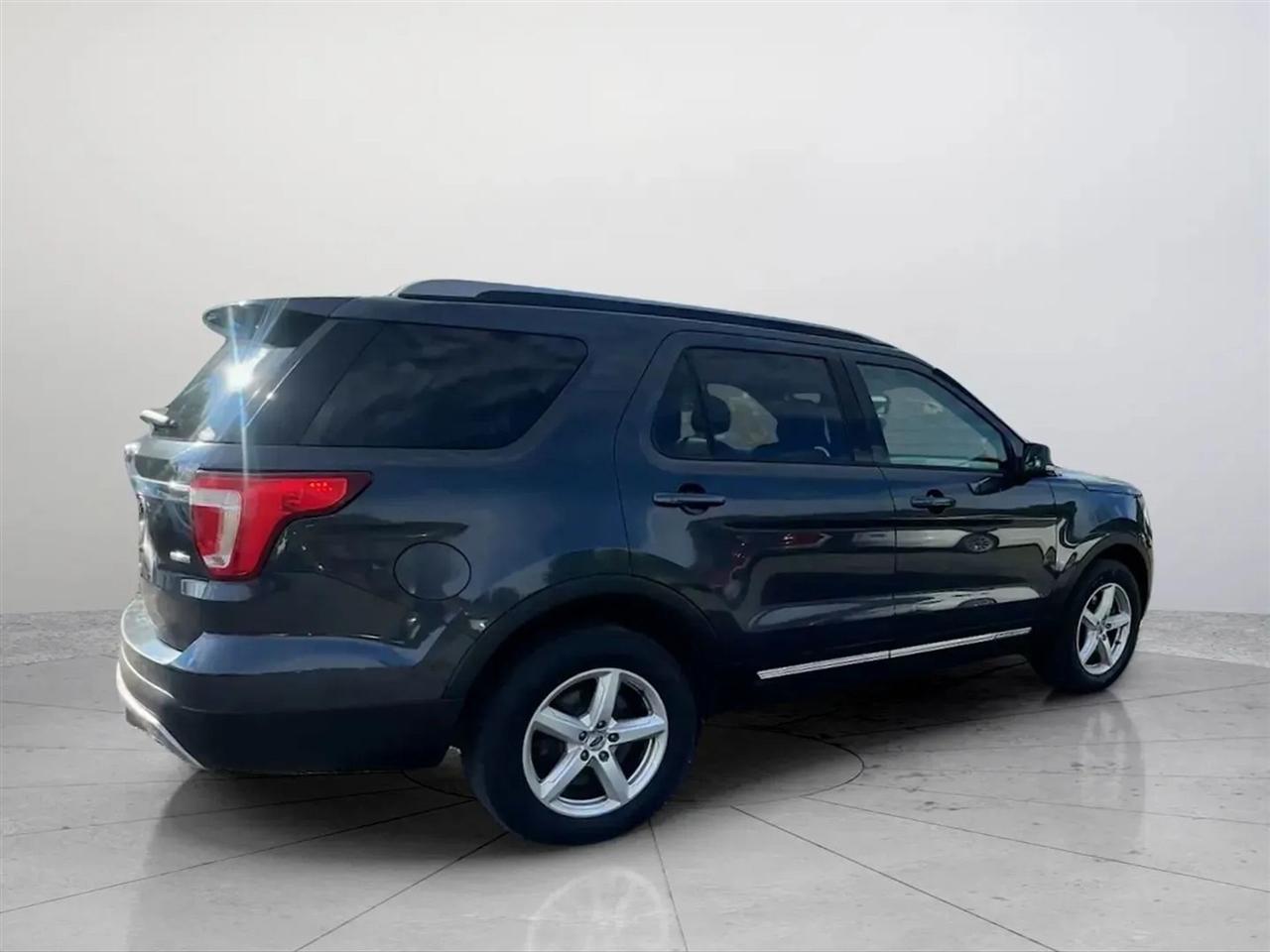 Ford Explorer XLT 4WD 2017