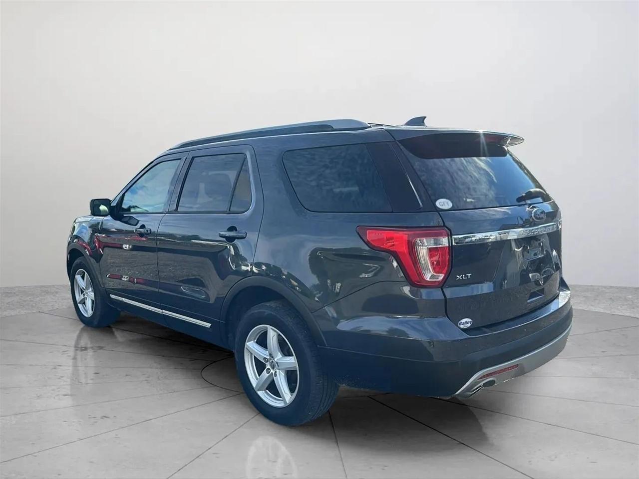 Ford Explorer XLT 4WD 2017