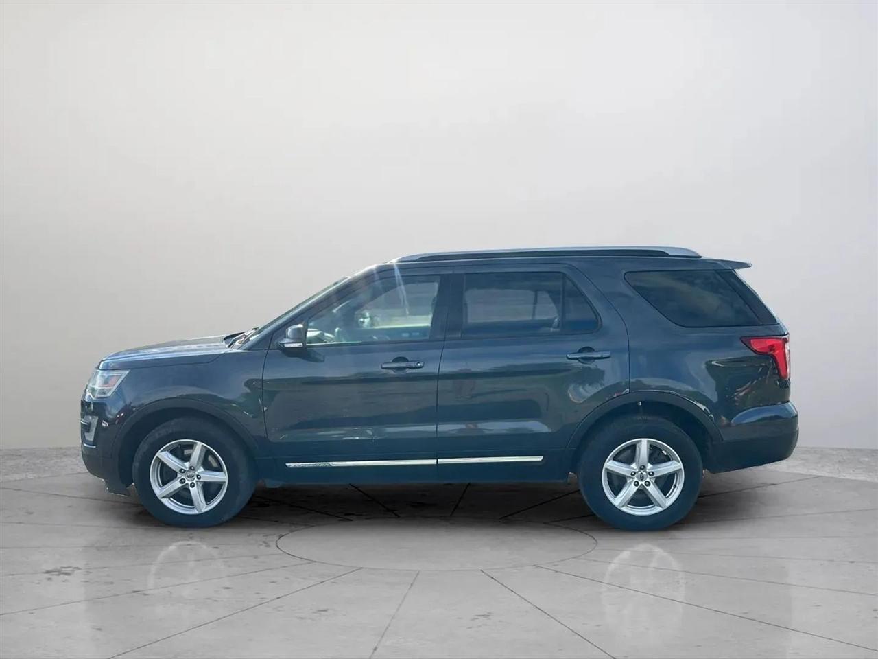 Ford Explorer XLT 4WD 2017