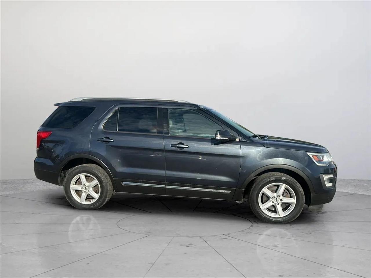 Ford Explorer XLT 4WD 2017