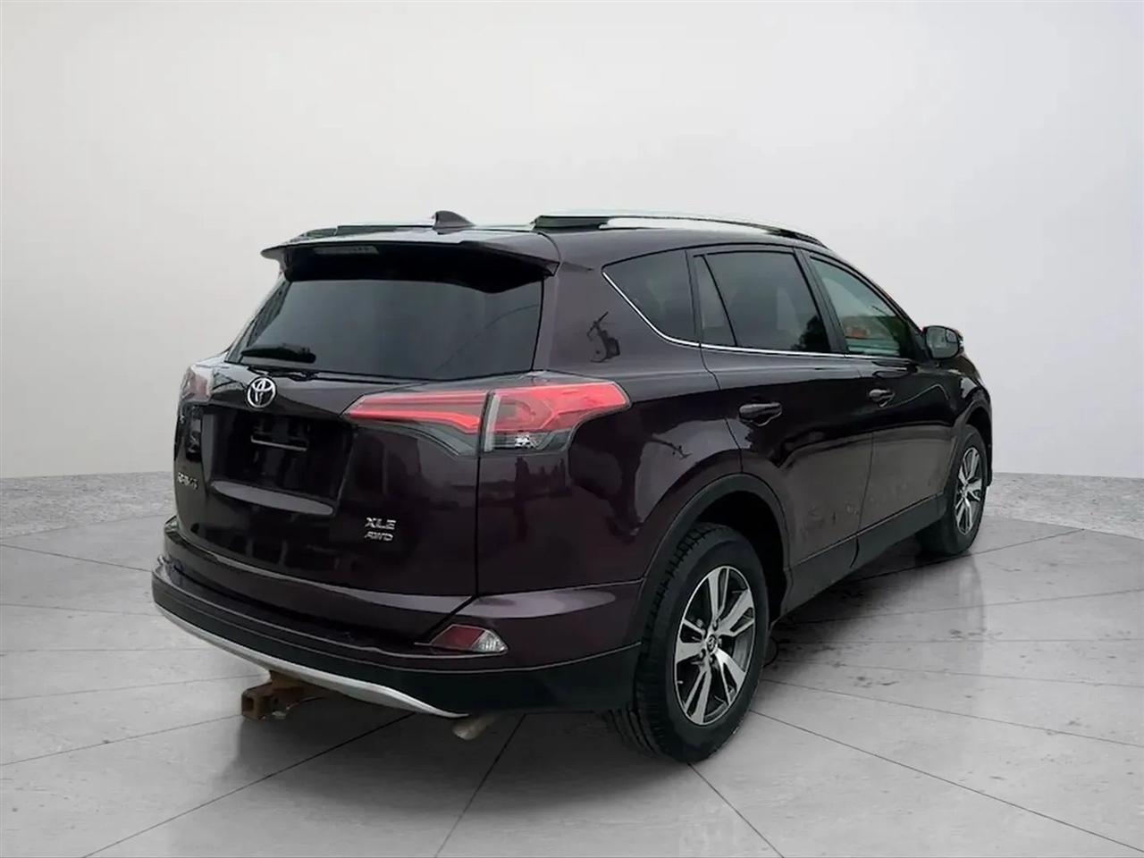 Toyota RAV4 XLE AWD 2016