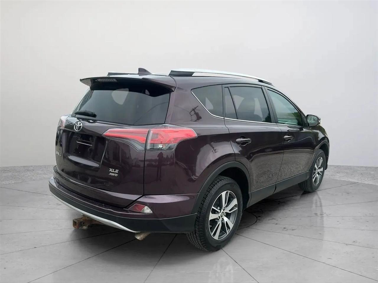 Toyota RAV4 XLE AWD 2016