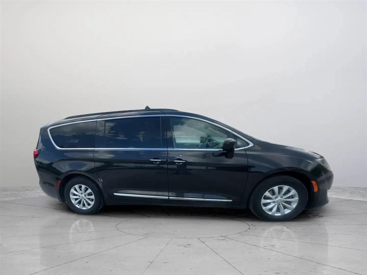 Chrysler Pacifica Touring-L 2017