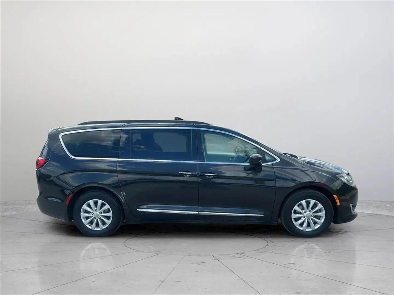 Chrysler Pacifica Touring-L 2017