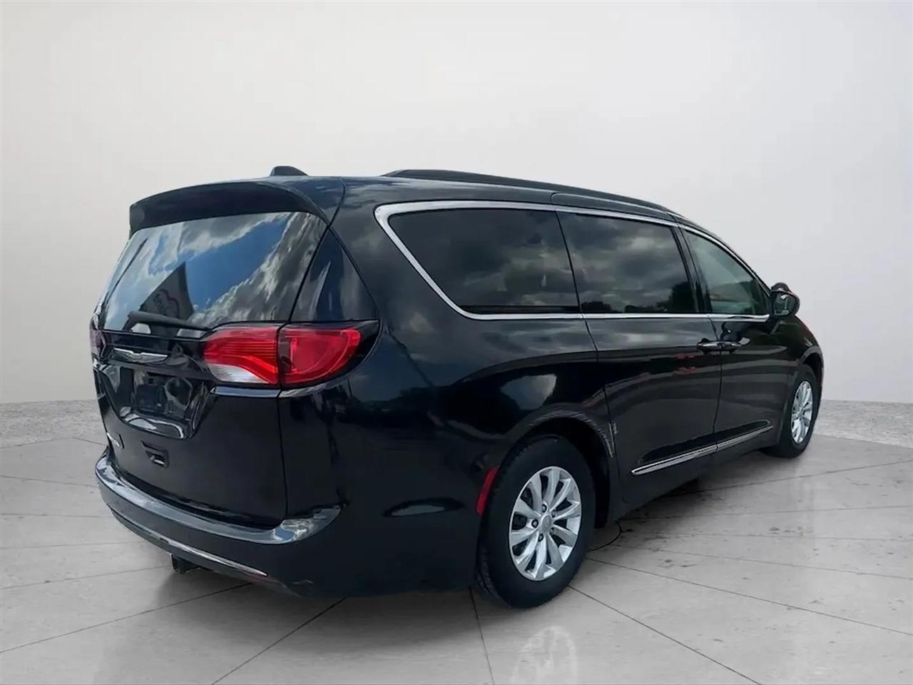 Chrysler Pacifica Touring-L 2017