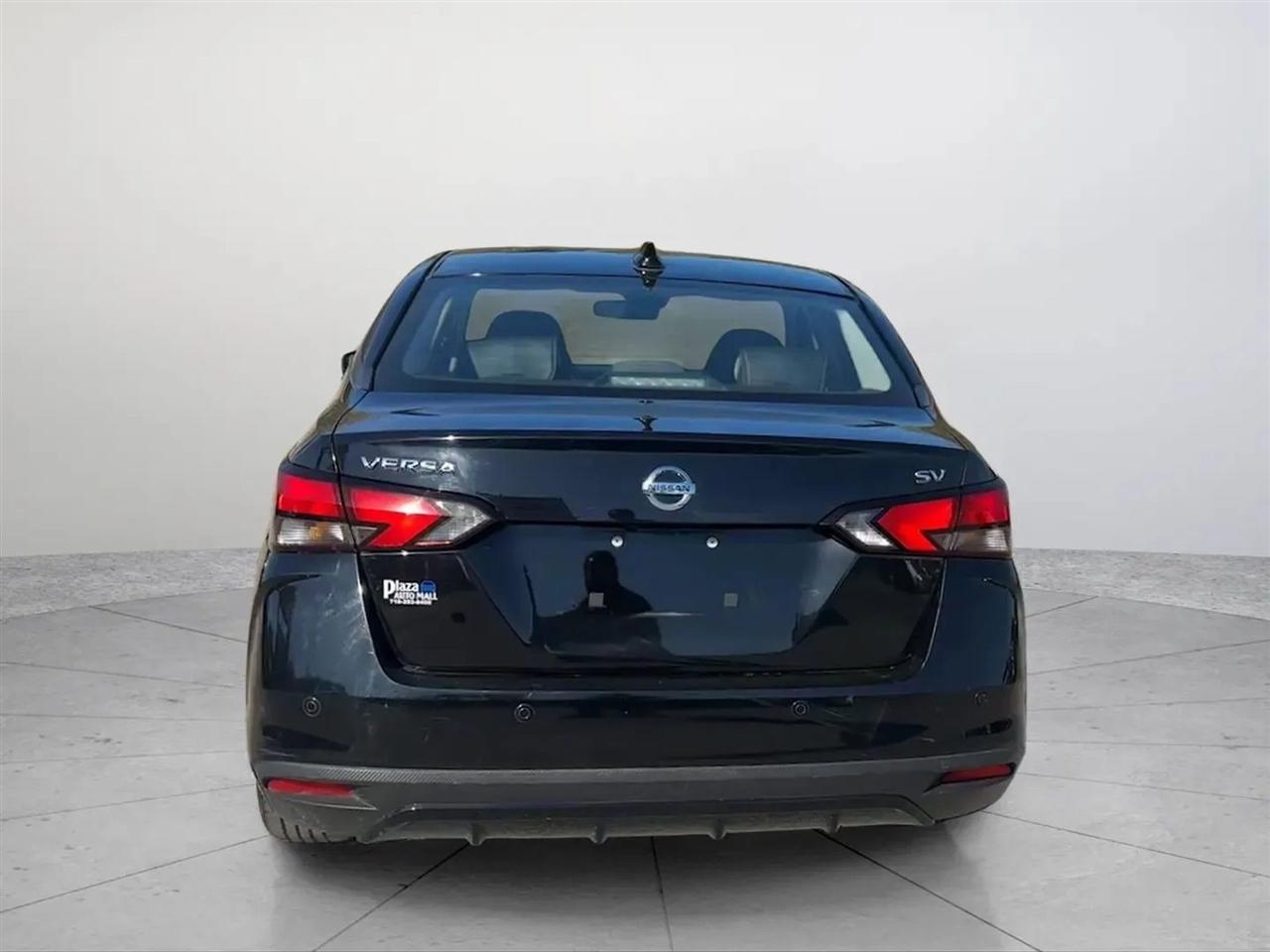 Nissan Versa SV 2021