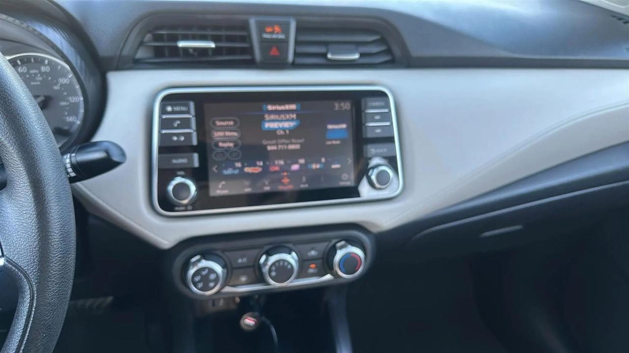 Nissan Versa SV 2021